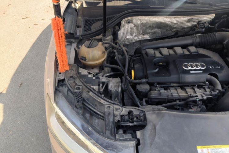 Used Audi Q3 2015 35 TFSI Comfort Model Engine Bay Right