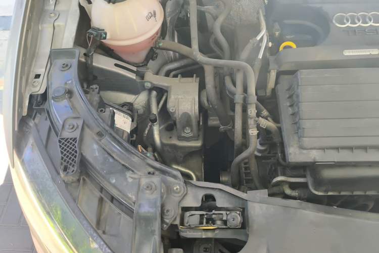 Used Audi Q3 2015 30 TFSI Comfort Model Engine Bay Right