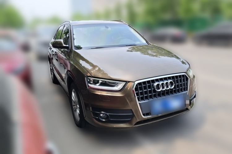 Used Audi Q3 2015 30 TFSI Comfort Model Front Right 45 Deg