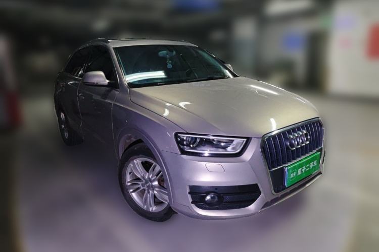 Used Audi Q3 2015 35 TFSI Comfort Model Front Right 45 Deg