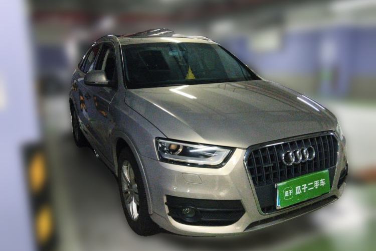 Used Audi Q3 2015 35 TFSI quattro Technology Edition Front Right 45 Deg