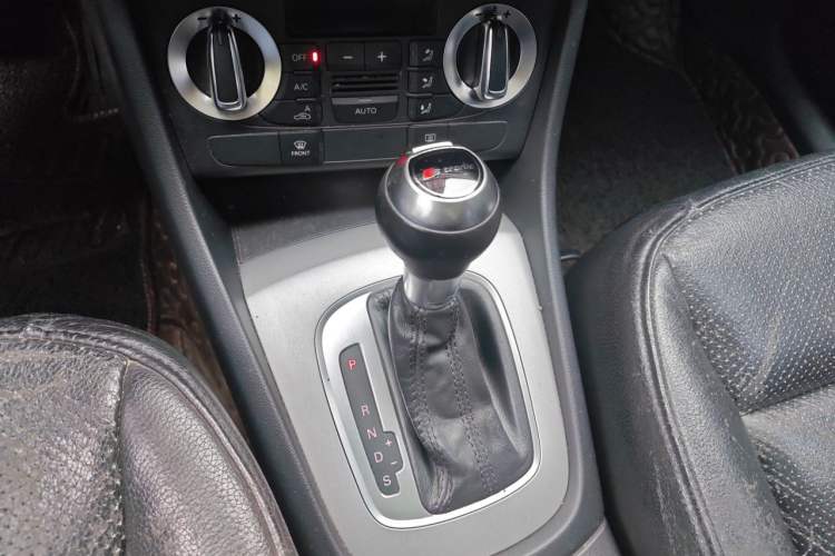 Used Audi Q3 2015 30 TFSI Ambition Edition Gear Lever