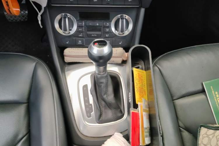 Used Audi Q3 2015 35 TFSI quattro Technology Edition Gear Lever
