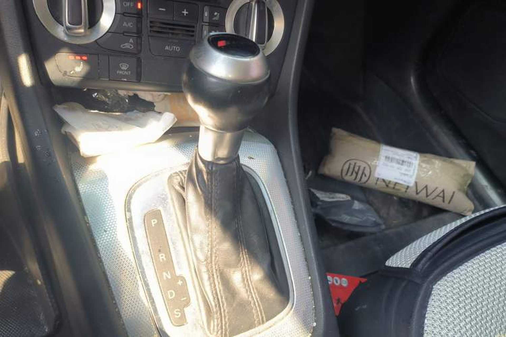 Used Audi Q3 2015 35 TFSI Comfort Model Gear Lever