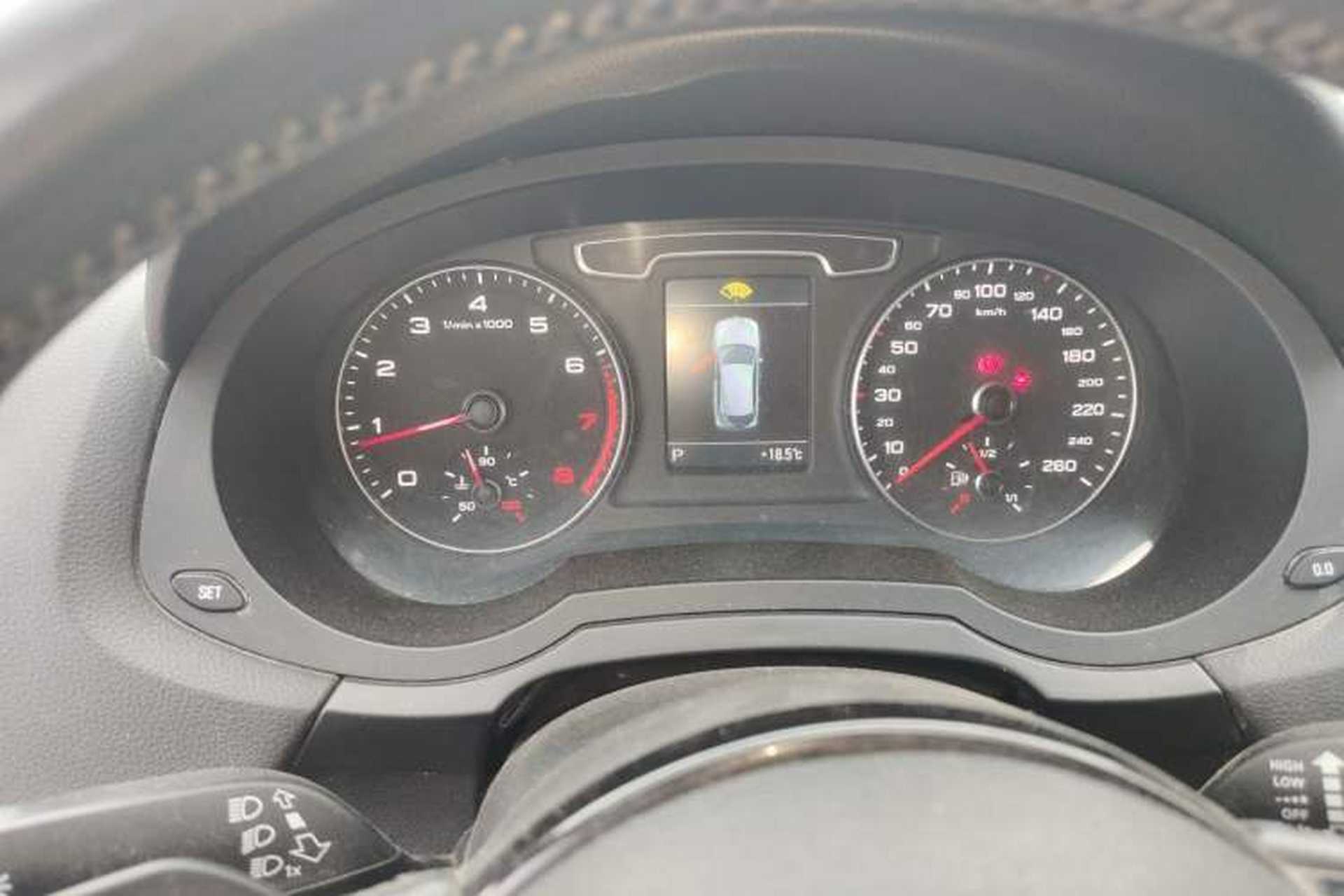 Used Audi Q3 2015 35 TFSI quattro Technology Edition Instrument Cluster