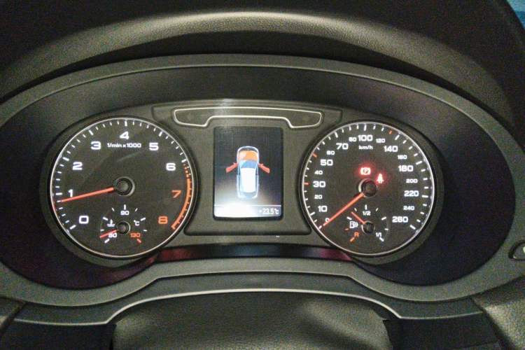 Used Audi Q3 2015 35 TFSI quattro Technology Edition Instrument Cluster