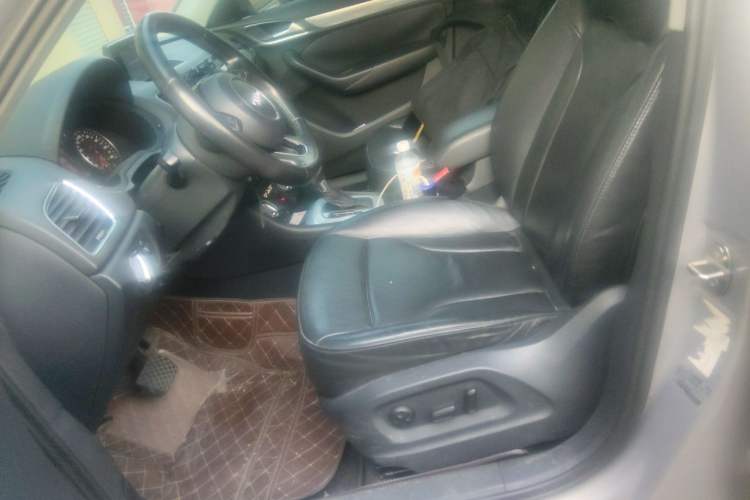 Used Audi Q3 2015 35 TFSI quattro Technology Edition Left Front Seat