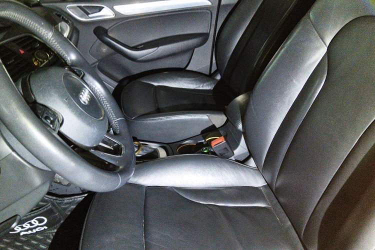 Used Audi Q3 2015 35 TFSI quattro Technology Edition Left Front Seat