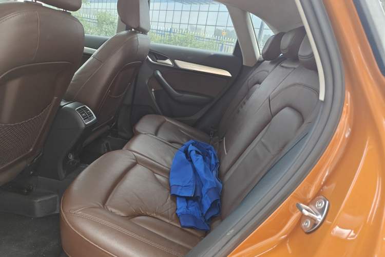 Used Audi Q3 2015 35 TFSI Comfort Model Left Rear Seat