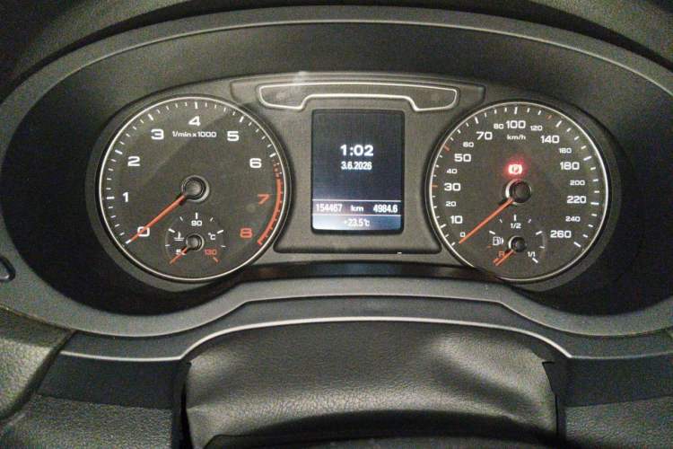Used Audi Q3 2015 35 TFSI quattro Technology Edition Odometer Close Up