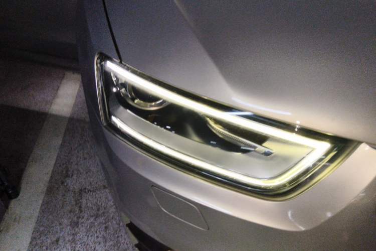 Used Audi Q3 2015 35 TFSI quattro Technology Edition Right Front Headlight