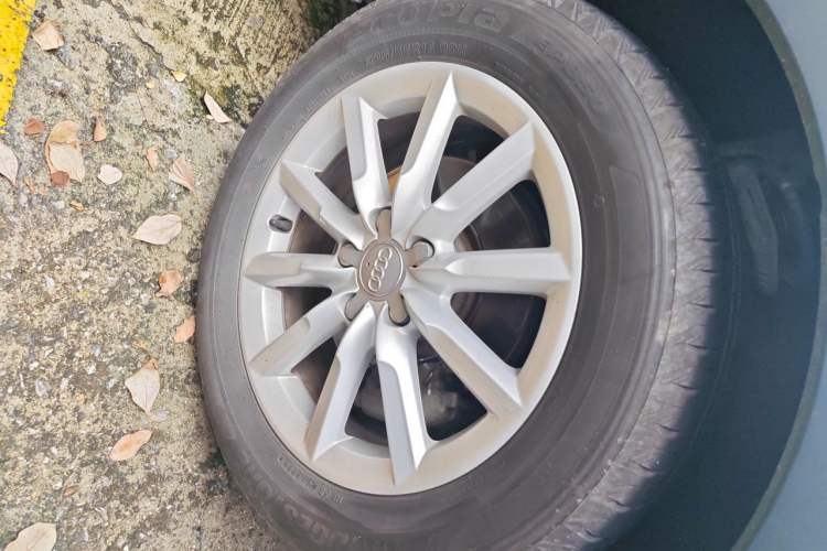 Used Audi Q3 2015 30 TFSI Ambition Edition Right Front Wheel Hub