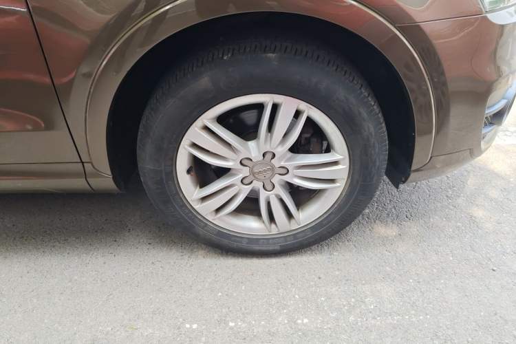 Used Audi Q3 2015 30 TFSI Comfort Model Right Front Wheel Hub