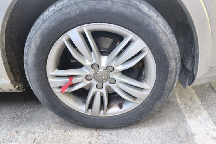Used Audi Q3 2015 30 TFSI Comfort Model Right Front Wheel Hub