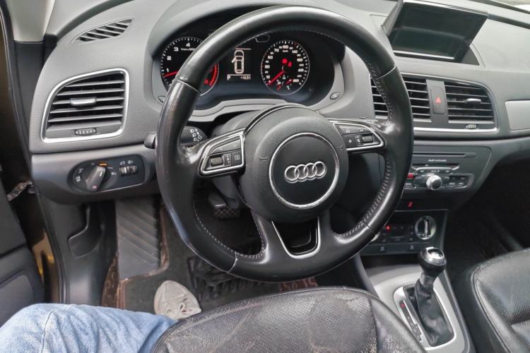 Used Audi Q3 2015 30 TFSI Ambition Edition Steering Wheel