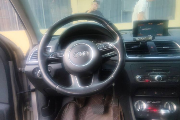 Used Audi Q3 2015 35 TFSI quattro Technology Edition Steering Wheel