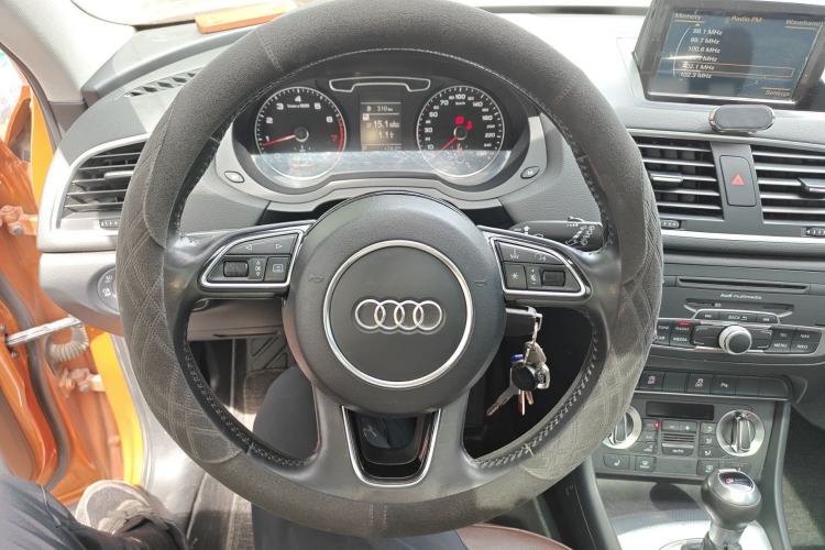 Used Audi Q3 2015 35 TFSI Comfort Model Steering Wheel