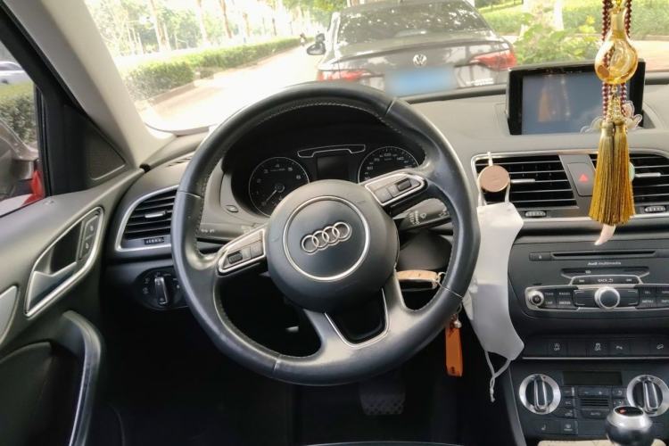 Used Audi Q3 2015 35 TFSI quattro Technology Edition Steering Wheel