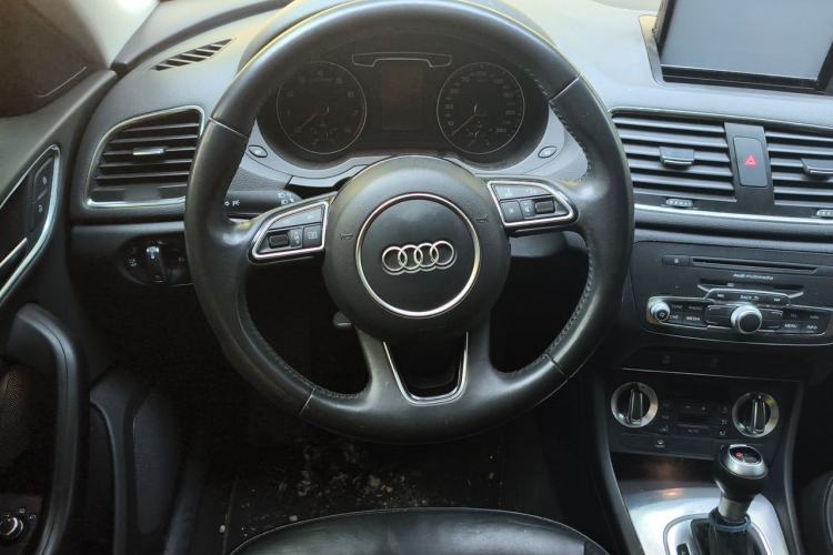 Used Audi Q3 2015 30 TFSI Comfort Model Steering Wheel