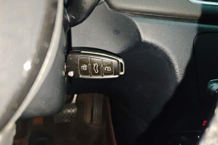 Used Audi Q3 2015 35 TFSI Comfort Model Vehicle Key