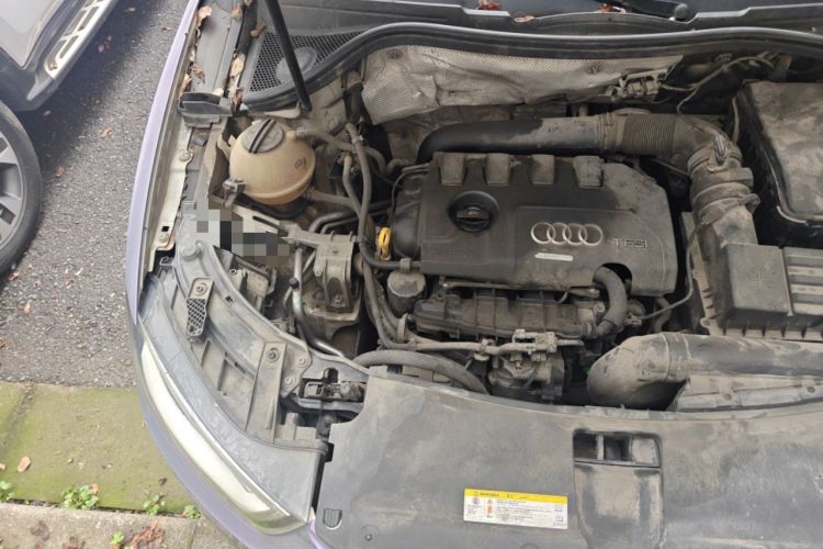 Used Audi Q3 2015 35 TFSI quattro Comfort model Engine Bay Right