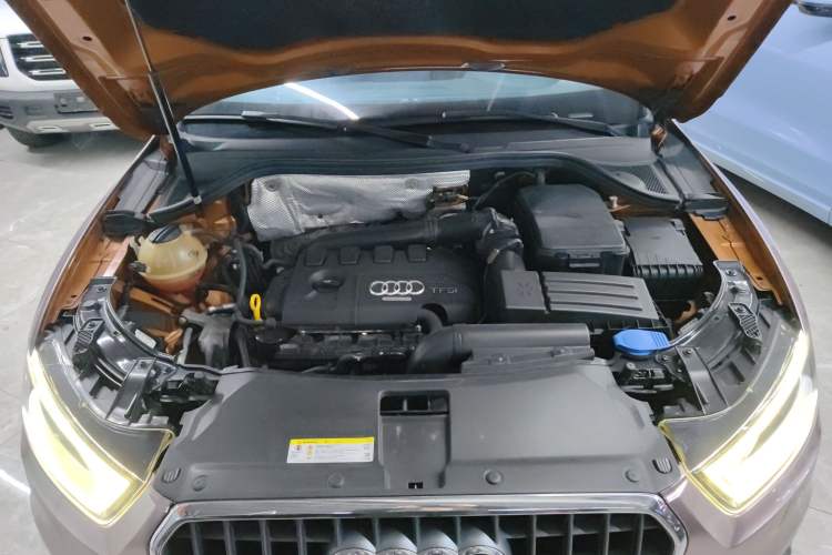 Used Audi Q3 2015 35 TFSI Comfort Model Engine Bay