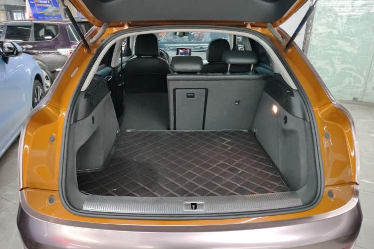 Used Audi Q3 2015 35 TFSI Comfort Model Trunk