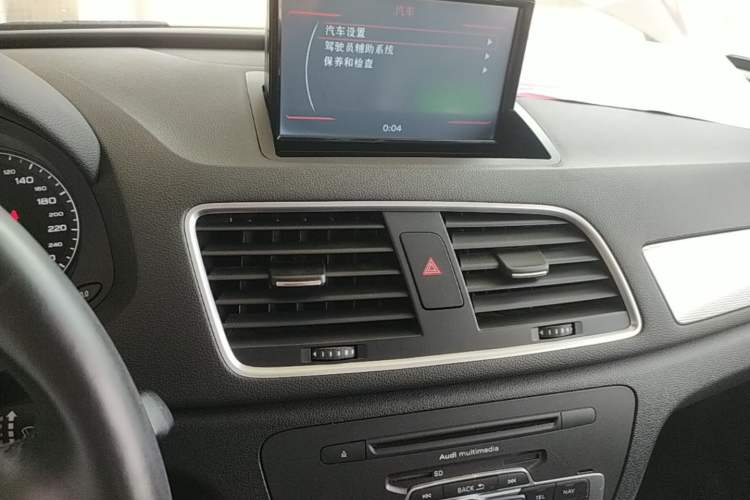 Used Audi Q3 2015 35 TFSI Comfort Model Audio And AC Panel