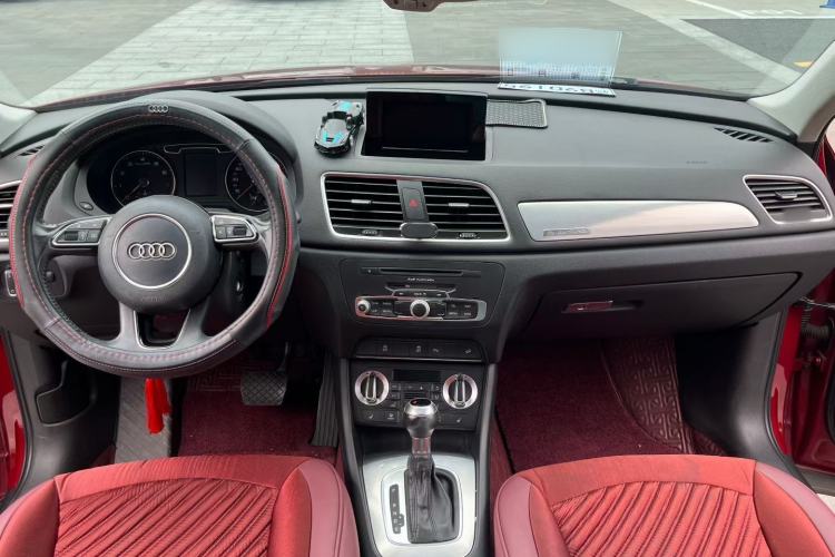 Used Audi Q3 2015 35 TFSI quattro Technology Edition Center Console