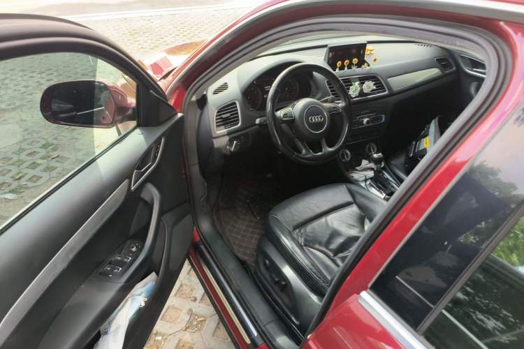 Used Audi Q3 2015 35 TFSI quattro Technology Edition Driver Seat