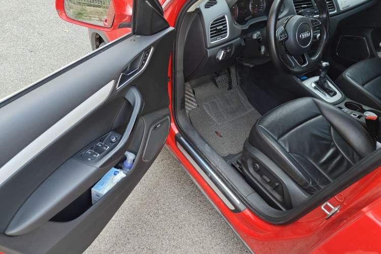 Used Audi Q3 2015 40 TFSI quattro off-road model Driver Seat