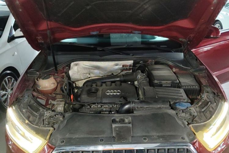 Used Audi Q3 2015 35 TFSI quattro Technology Edition Engine Bay