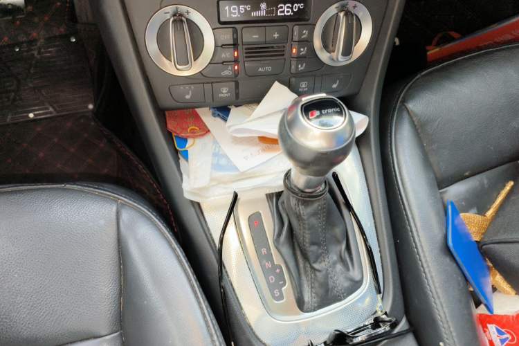 Used Audi Q3 2015 35 TFSI quattro Technology Edition Gear Lever
