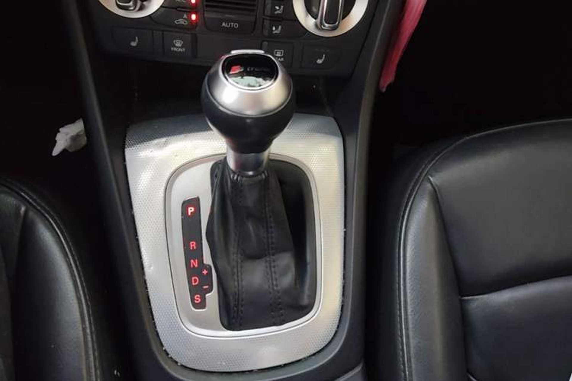 Used Audi Q3 2015 35 TFSI quattro Technology Edition Gear Lever