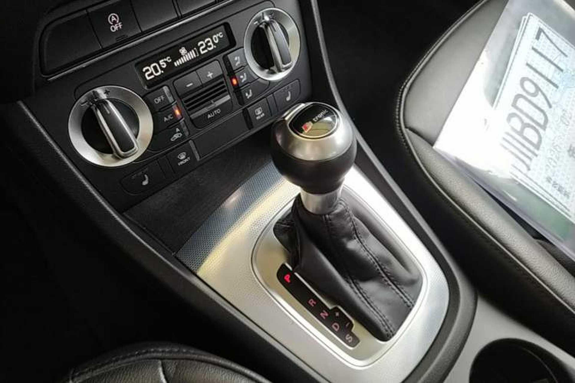 Used Audi Q3 2015 35 TFSI Comfort Model Gear Lever