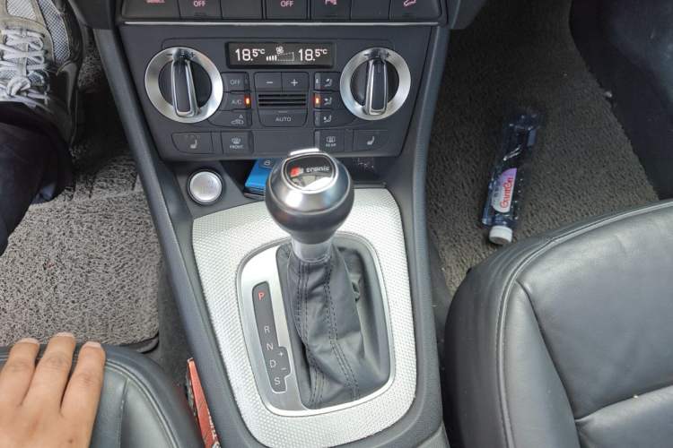 Used Audi Q3 2015 40 TFSI quattro off-road model Gear Lever