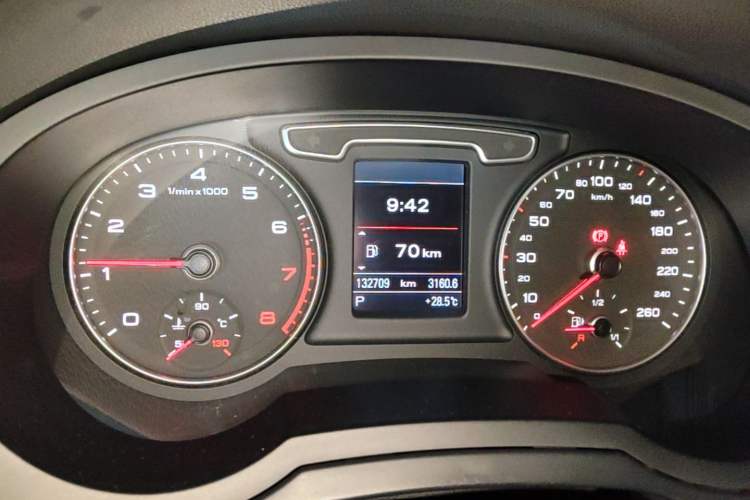 Used Audi Q3 2015 35 TFSI quattro Technology Edition Instrument Cluster
