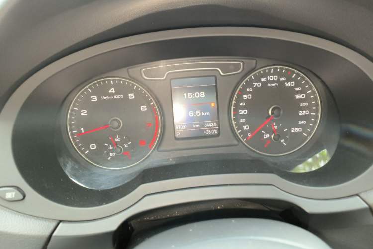Used Audi Q3 2015 35 TFSI quattro Technology Edition Instrument Cluster