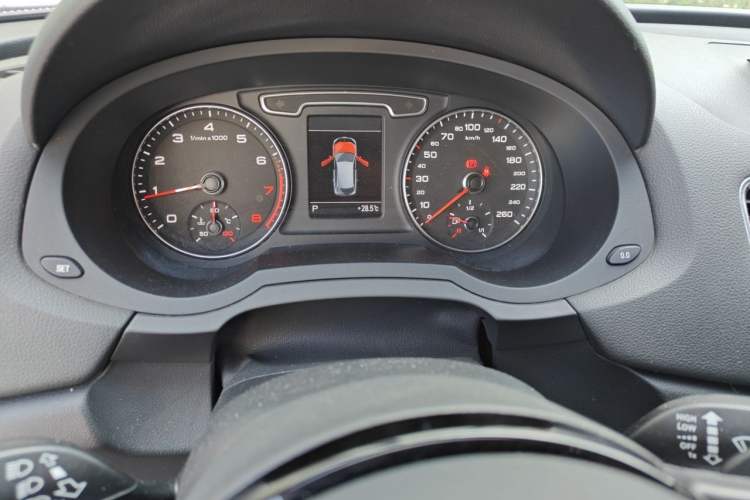 Used Audi Q3 2015 40 TFSI quattro off-road model Instrument Cluster