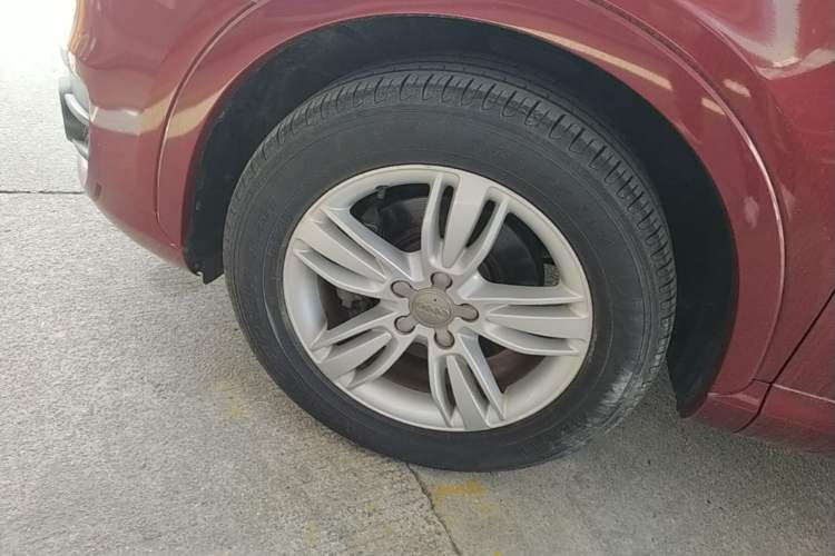 Used Audi Q3 2015 35 TFSI Comfort Model Left Front Wheel Hub