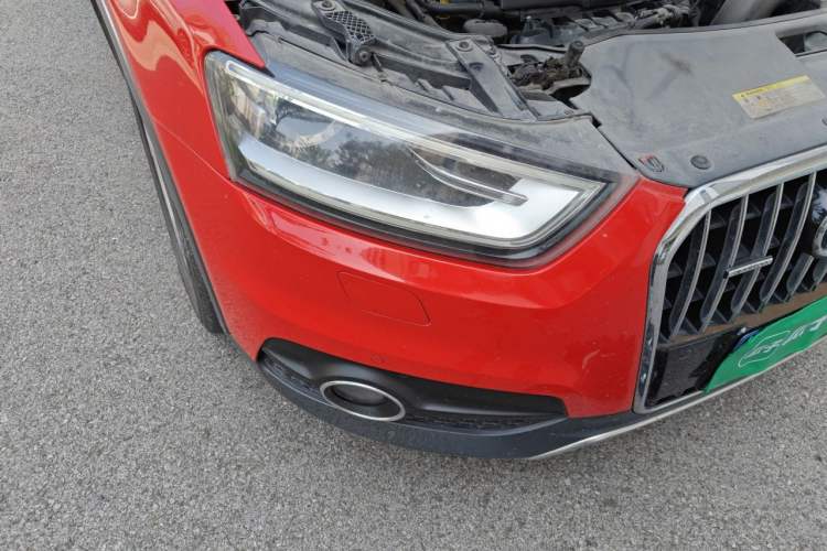Used Audi Q3 2015 40 TFSI quattro off-road model Right Front Headlight