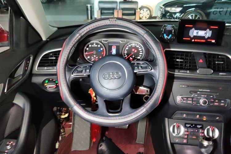 Used Audi Q3 2015 35 TFSI quattro Technology Edition Steering Wheel