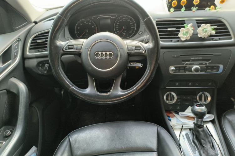 Used Audi Q3 2015 35 TFSI quattro Technology Edition Steering Wheel