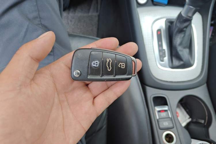 Used Audi Q3 2015 40 TFSI quattro off-road model Vehicle Key