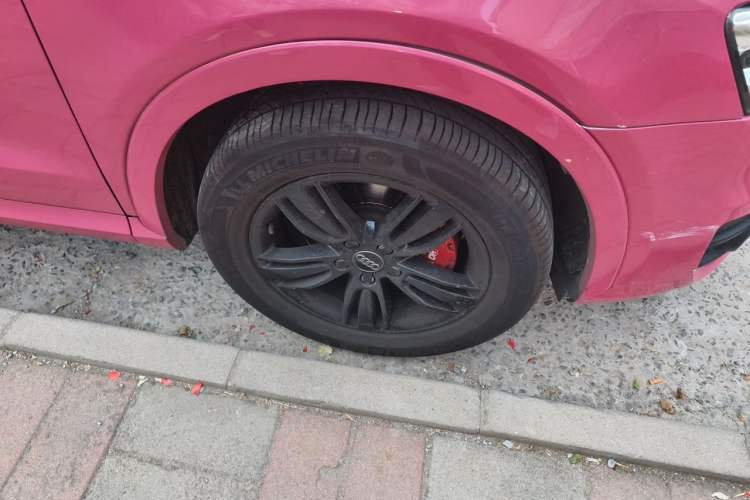 Used Audi Q3 2015 35 TFSI Comfort Model Right Front Wheel Hub