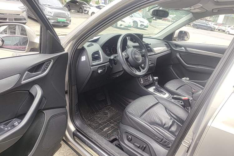 Used Audi Q3 2015 35 TFSI Comfort Model Driver Seat