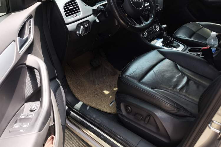 Used Audi Q3 2015 35 TFSI quattro Millionth Anniversary Edition Driver Seat