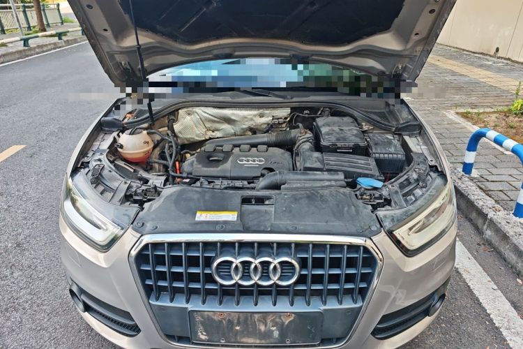 Used Audi Q3 2015 35 TFSI Comfort Model Engine Bay
