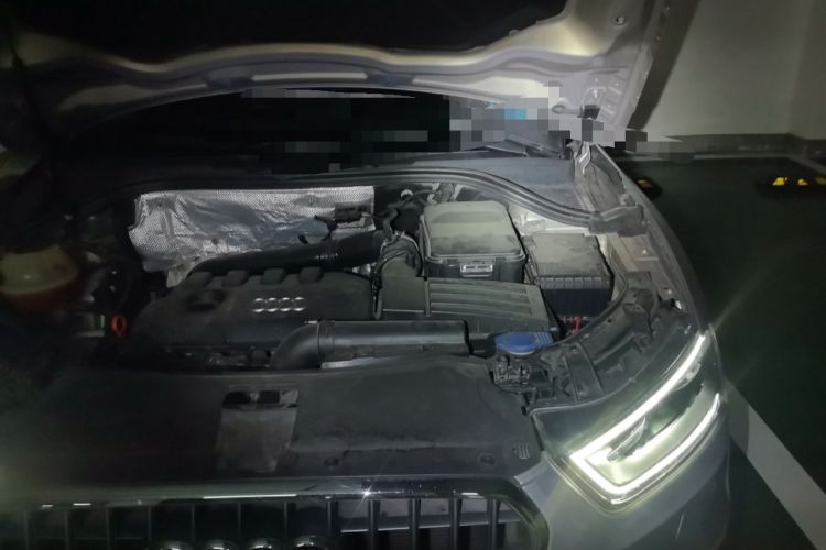 Used Audi Q3 2015 35 TFSI Comfort Model Engine Bay Left