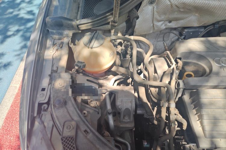 Used Audi Q3 2015 30 TFSI Comfort Model Engine Bay Right